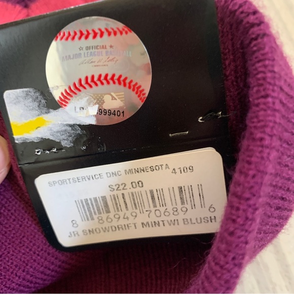NWT Kids Minnesota Twins “Snowdrift” Beanie Hat - Picture 4 of 4